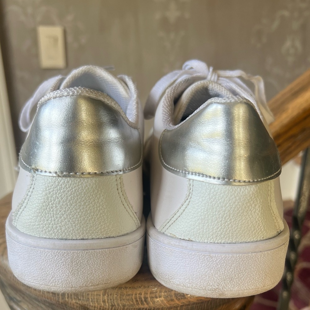 Michael Kors, ladies white and silver sneaker excellent condition size 10 - Picture 9 of 13